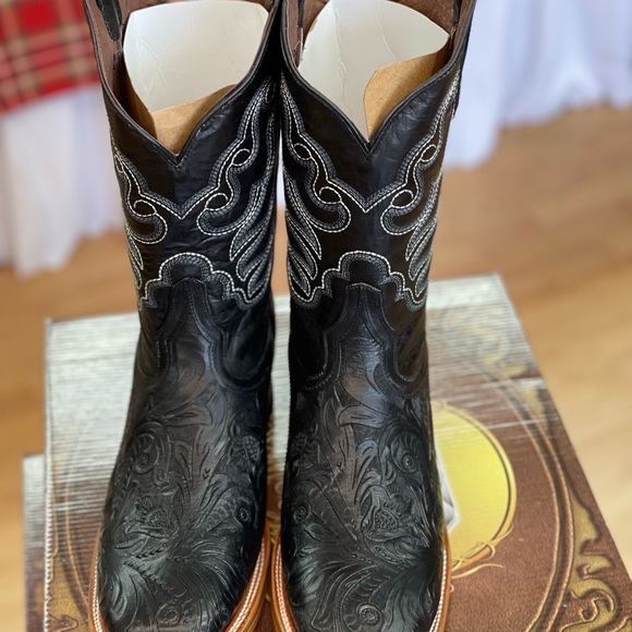 Men Square Toe Western Tooled Boots - Picture 3 of 4